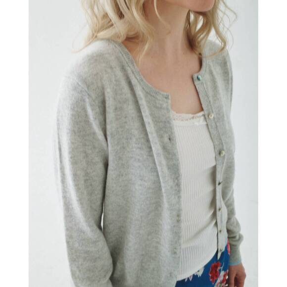 T.W.I.N. THAT’S WHAT I NEED Tops - NEW T.W.I.N. THAT’S WHAT I NEED lace scoop neck tank top in white